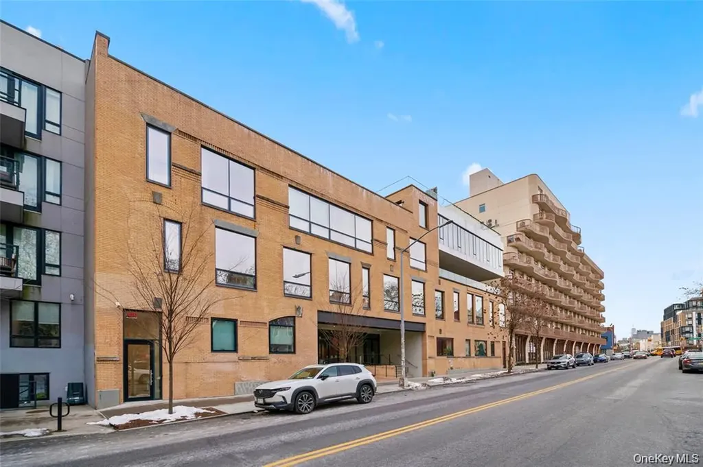 850 Metropolitan Avenue Brooklyn NY 11211