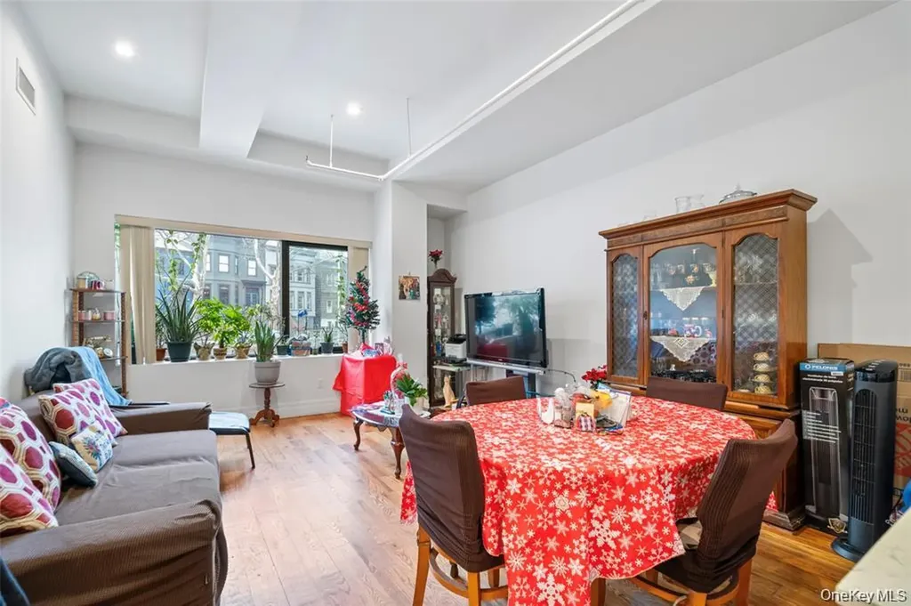850 Metropolitan Avenue Brooklyn NY 11211