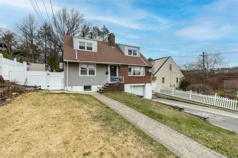 5 Cross Hill Avenue Yonkers NY 10703