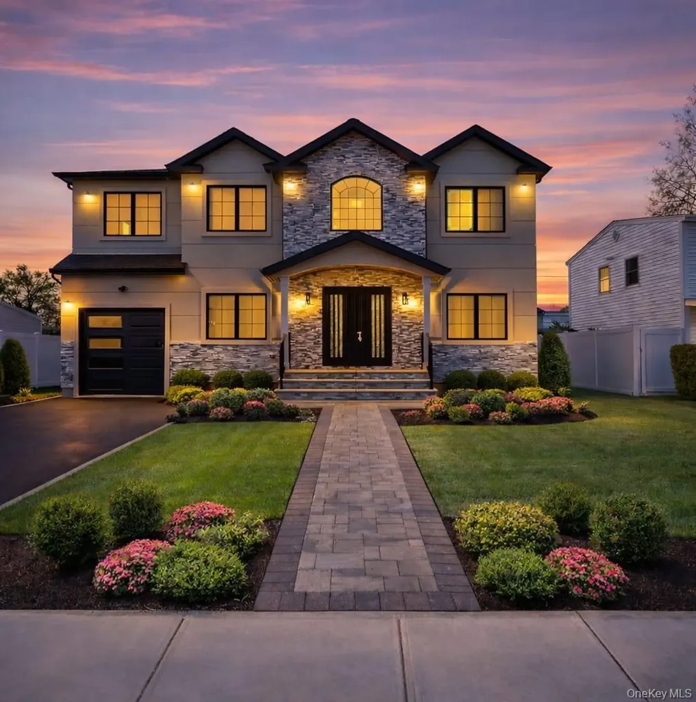 19 Crabtree Lane Levittown NY 11756