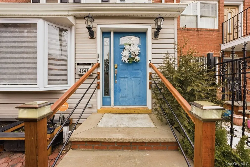 4641 Carpenter Avenue Bronx NY 10470