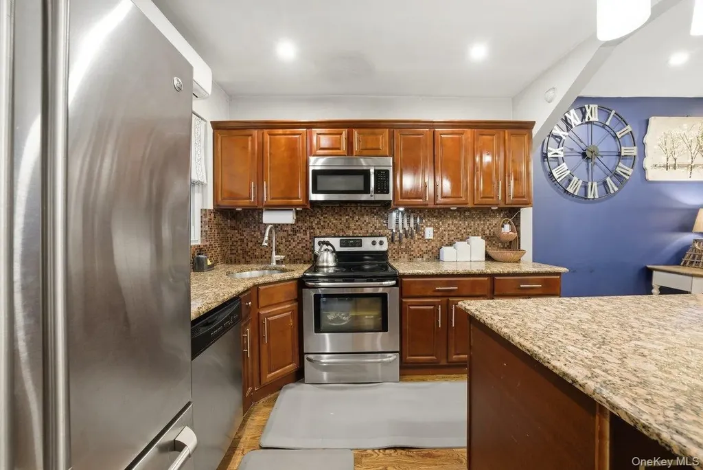4641 Carpenter Avenue Bronx NY 10470