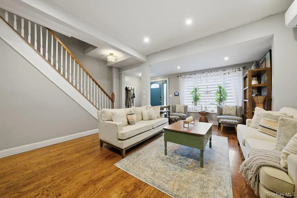 4641 Carpenter Avenue Bronx NY 10470