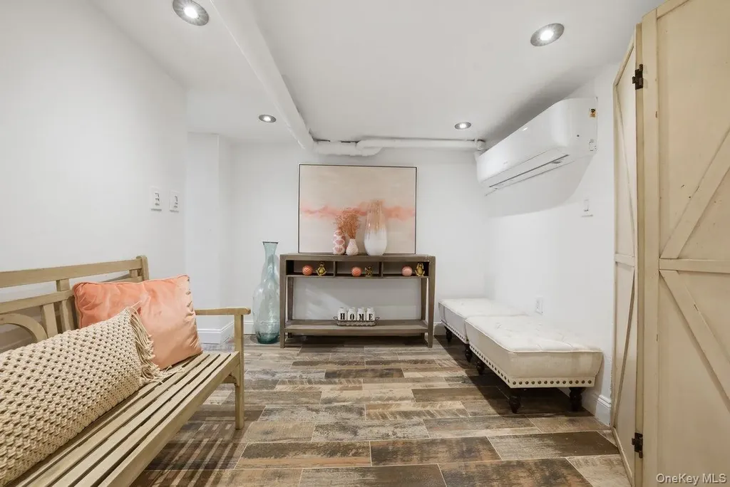 4641 Carpenter Avenue Bronx NY 10470