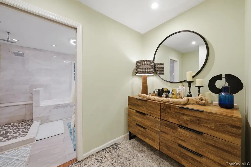 4641 Carpenter Avenue Bronx NY 10470