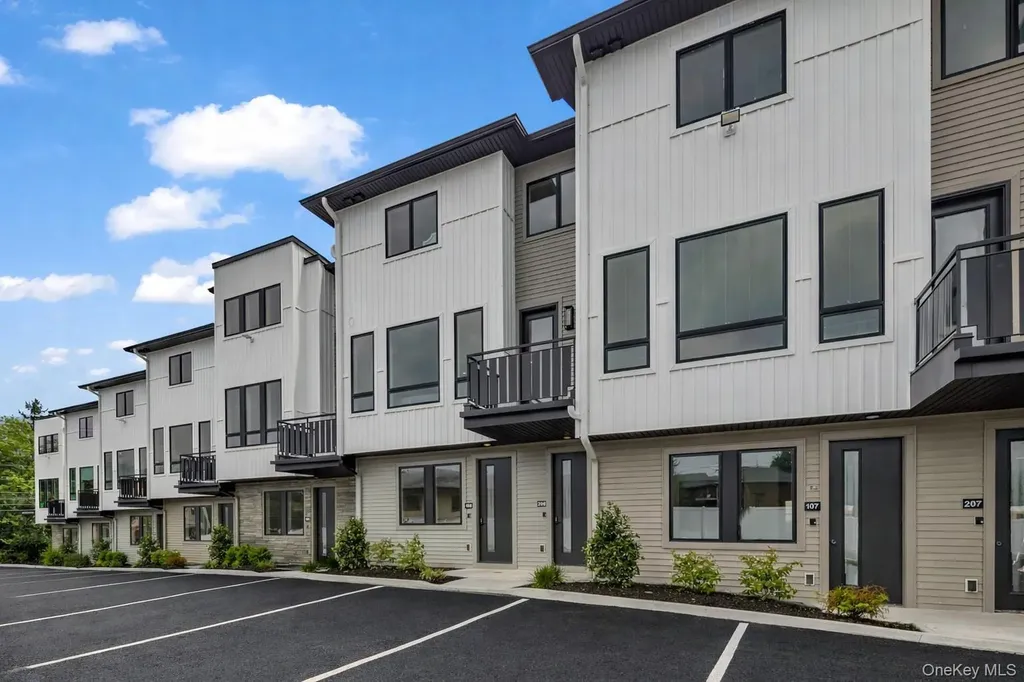 17 Union Road Spring Valley NY 10977