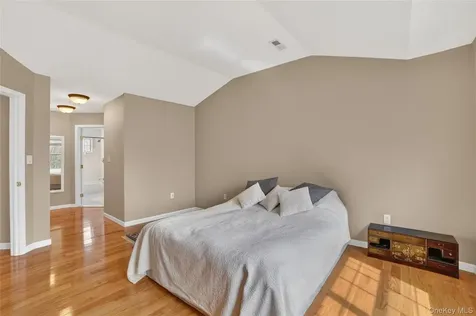 113 Hitching Post Lane Yorktown Heights NY 10598