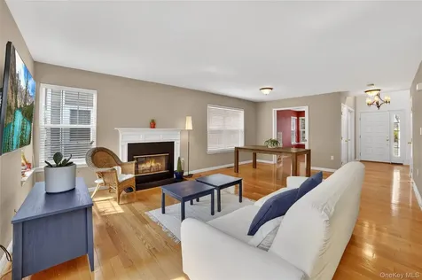 113 Hitching Post Lane Yorktown Heights NY 10598