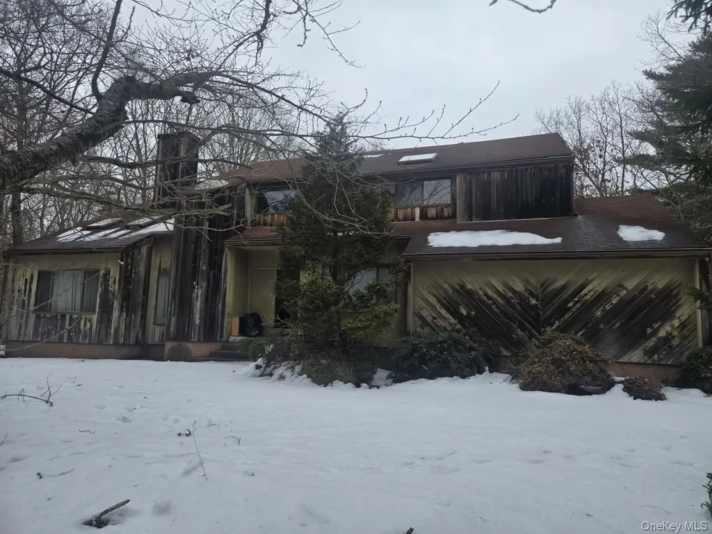 9 Haney Court Manorville NY 11949
