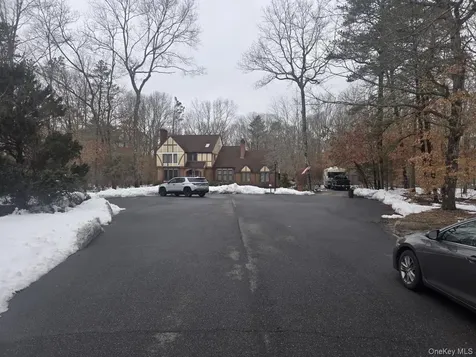 9 Haney Court Manorville NY 11949