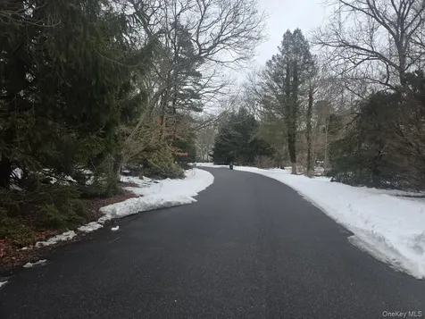 9 Haney Court Manorville NY 11949
