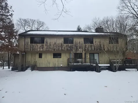 9 Haney Court Manorville NY 11949