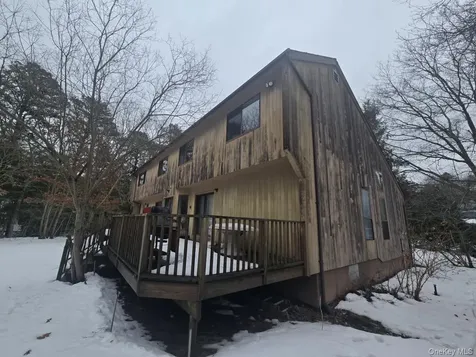 9 Haney Court Manorville NY 11949