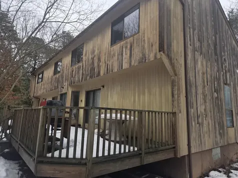 9 Haney Court Manorville NY 11949