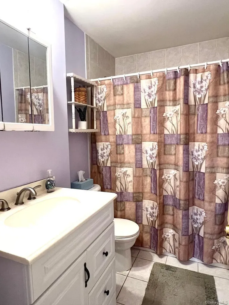17 Windsor Street Islip NY 11751