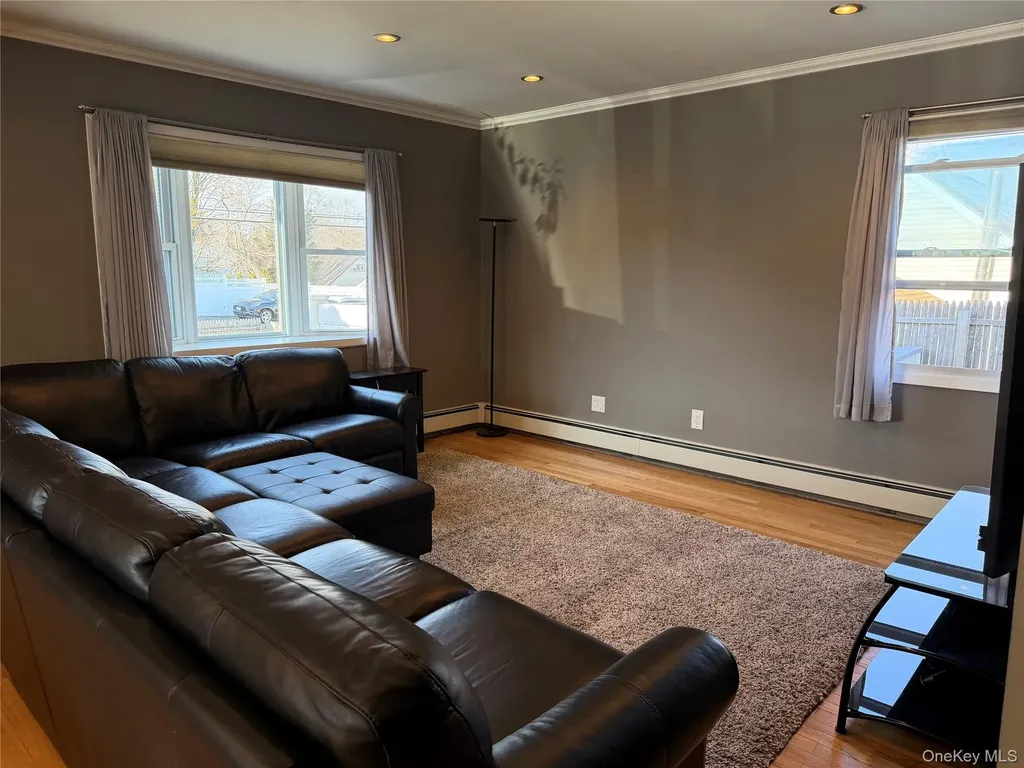 6 Thorney Avenue Huntington Station NY 11746