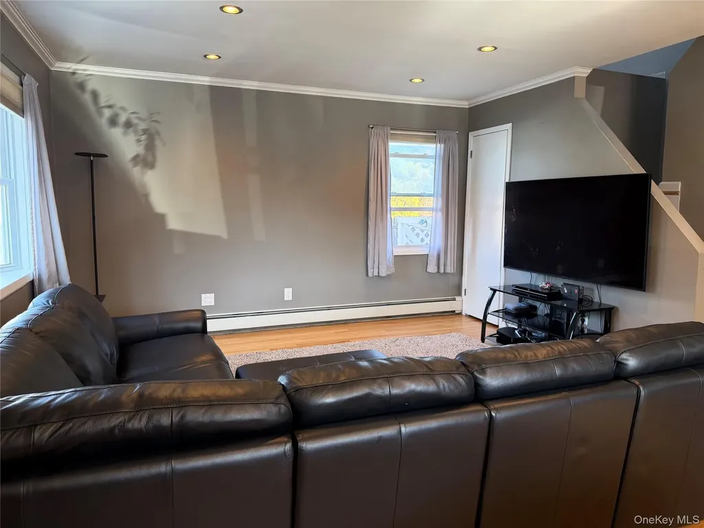 6 Thorney Avenue Huntington Station NY 11746