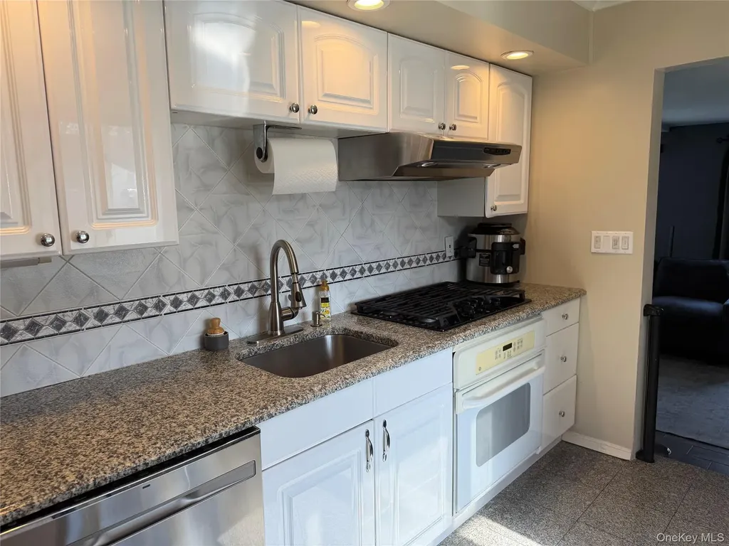 6 Thorney Avenue Huntington Station NY 11746