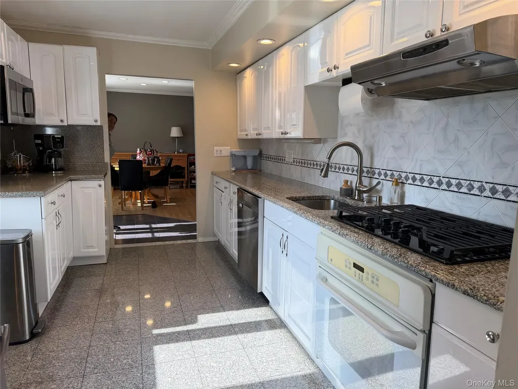 6 Thorney Avenue Huntington Station NY 11746