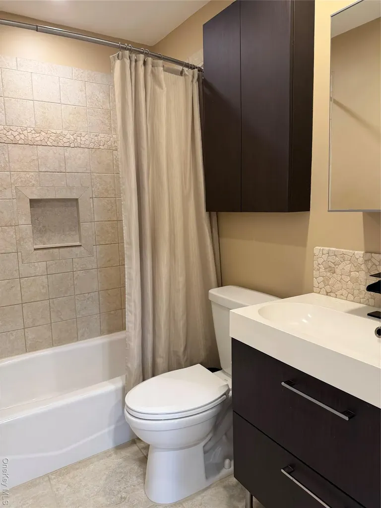 6 Thorney Avenue Huntington Station NY 11746