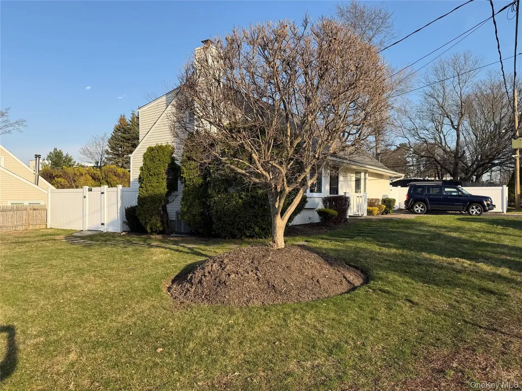 6 Thorney Avenue Huntington Station NY 11746