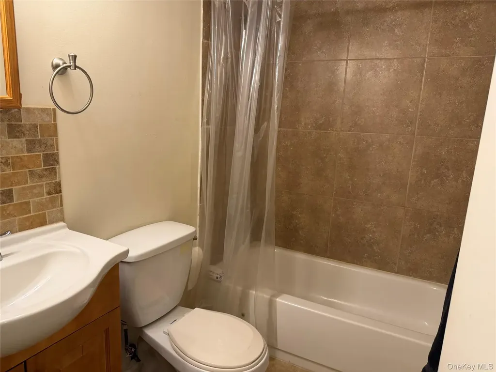 6 Thorney Avenue Huntington Station NY 11746
