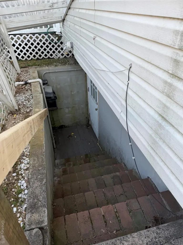 6 Thorney Avenue Huntington Station NY 11746