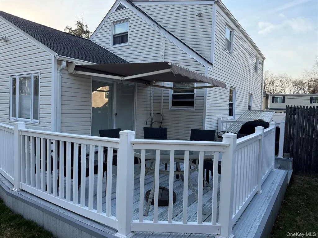 6 Thorney Avenue Huntington Station NY 11746
