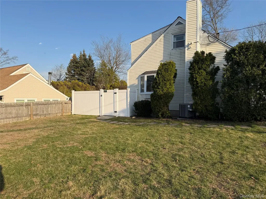 6 Thorney Avenue Huntington Station NY 11746