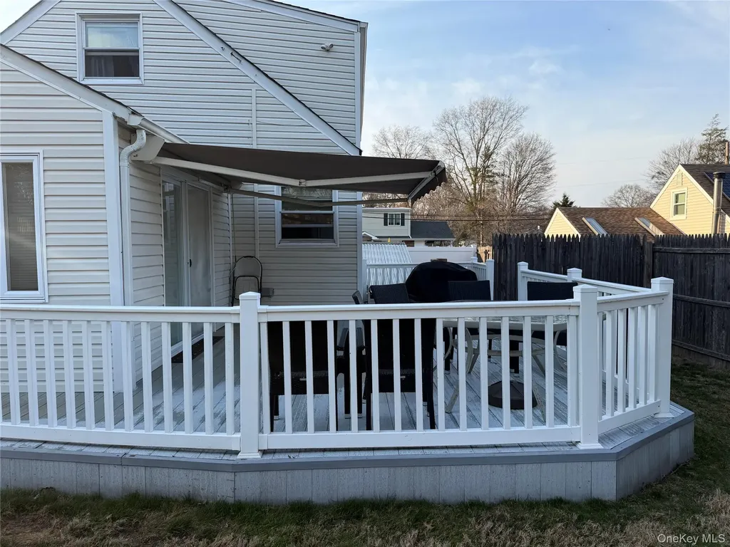 6 Thorney Avenue Huntington Station NY 11746