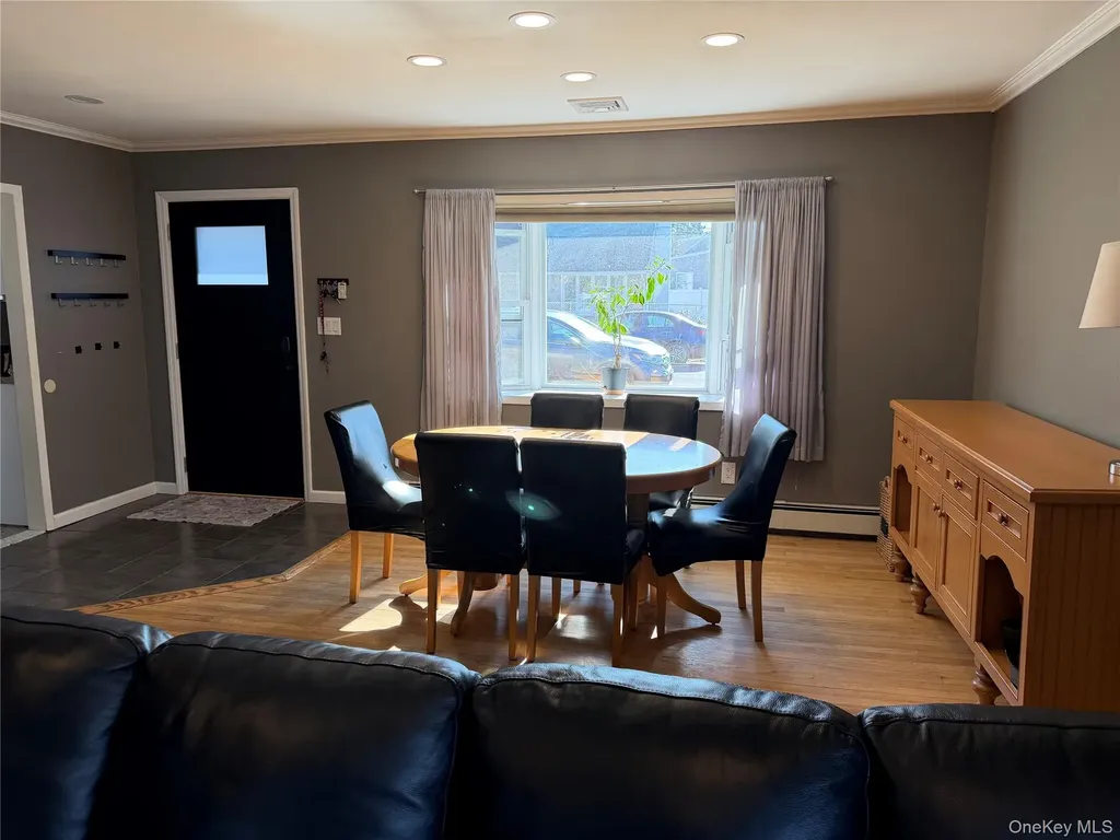 6 Thorney Avenue Huntington Station NY 11746