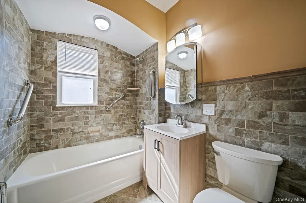 44 Elizabeth Avenue Smithtown NY 11787