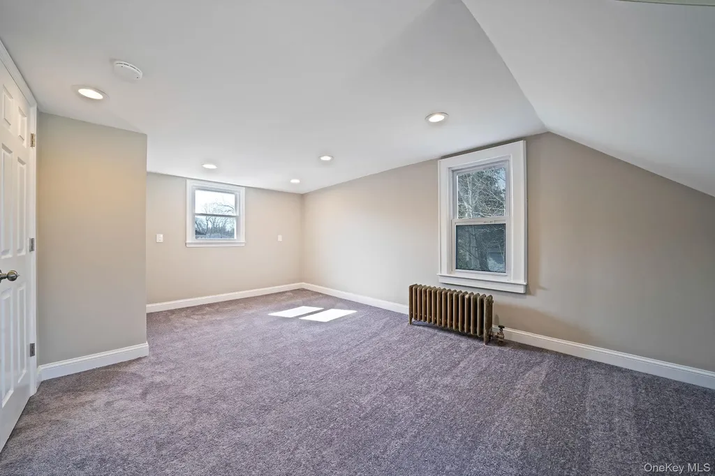 44 Elizabeth Avenue Smithtown NY 11787