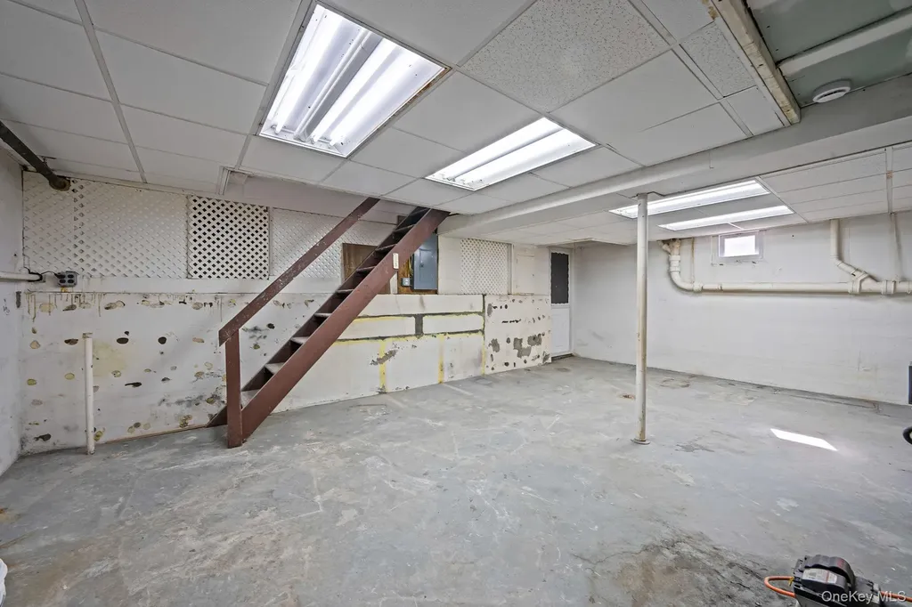 44 Elizabeth Avenue Smithtown NY 11787