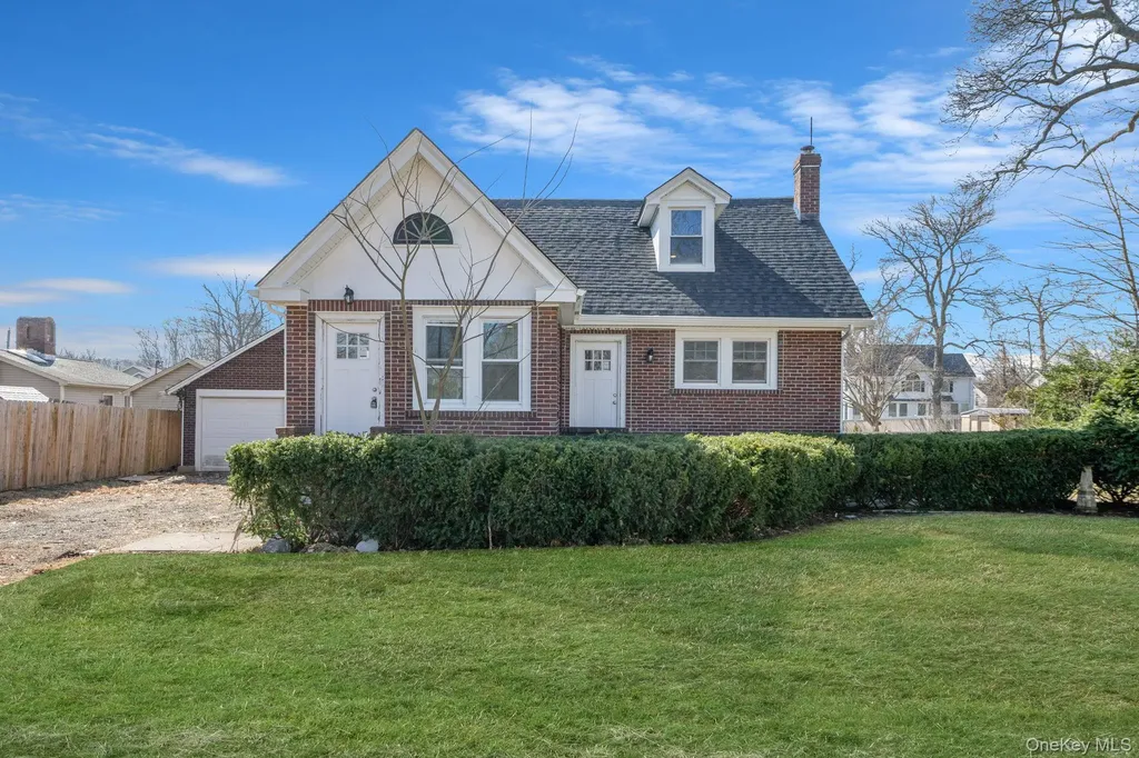 44 Elizabeth Avenue Smithtown NY 11787