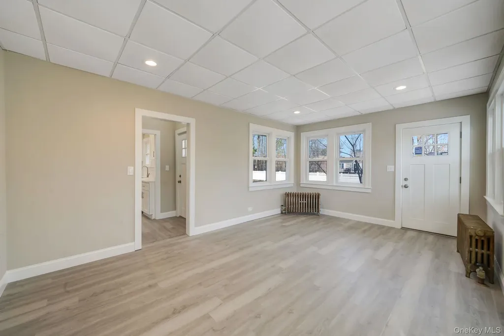 44 Elizabeth Avenue Smithtown NY 11787