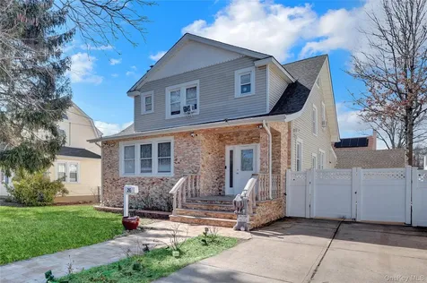 26 Hilbert Street Hempstead NY 11550