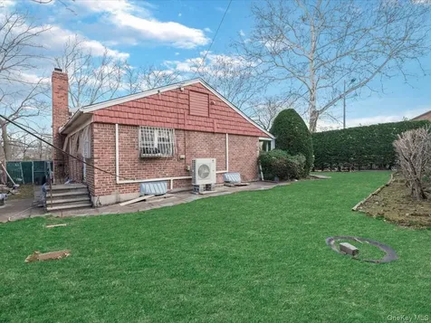 82-04 141st Street Briarwood NY 11435