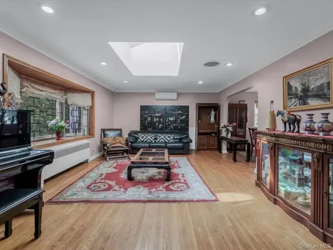 82-04 141st Street Briarwood NY 11435