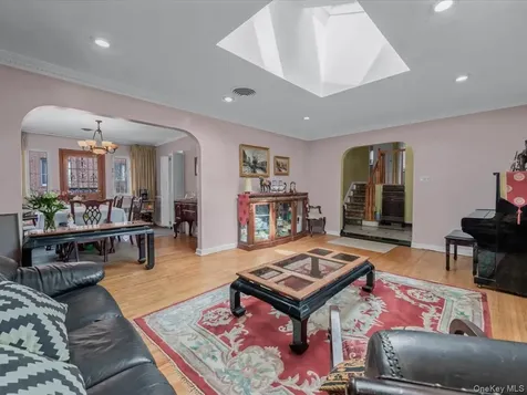 82-04 141st Street Briarwood NY 11435