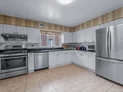 82-04 141st Street Briarwood NY 11435