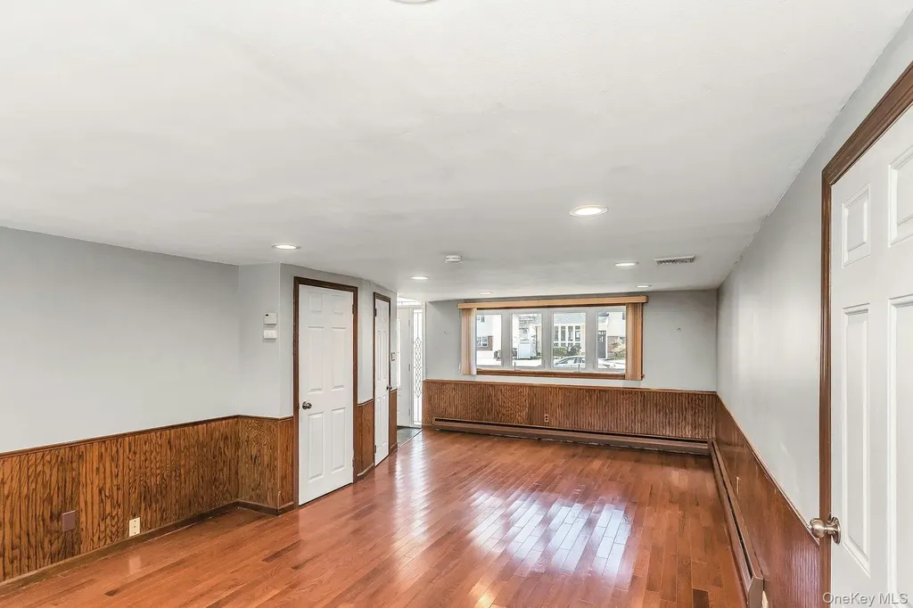 71 Lea Ann Terrace Wantagh NY 11793