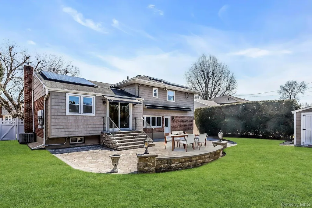 71 Lea Ann Terrace Wantagh NY 11793