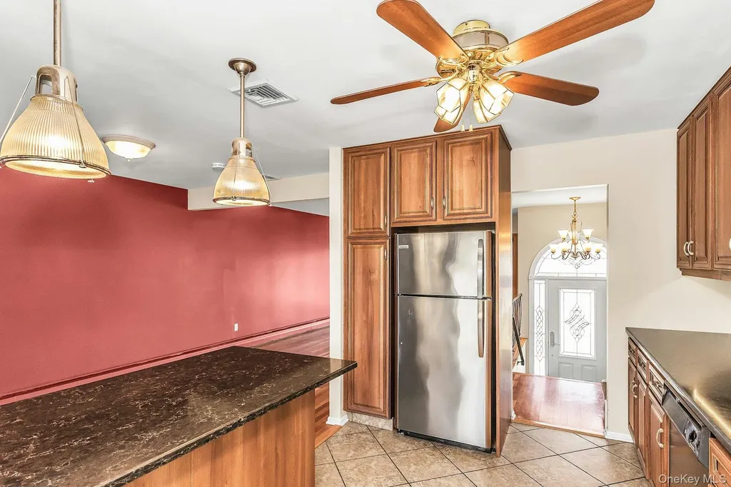 71 Lea Ann Terrace Wantagh NY 11793