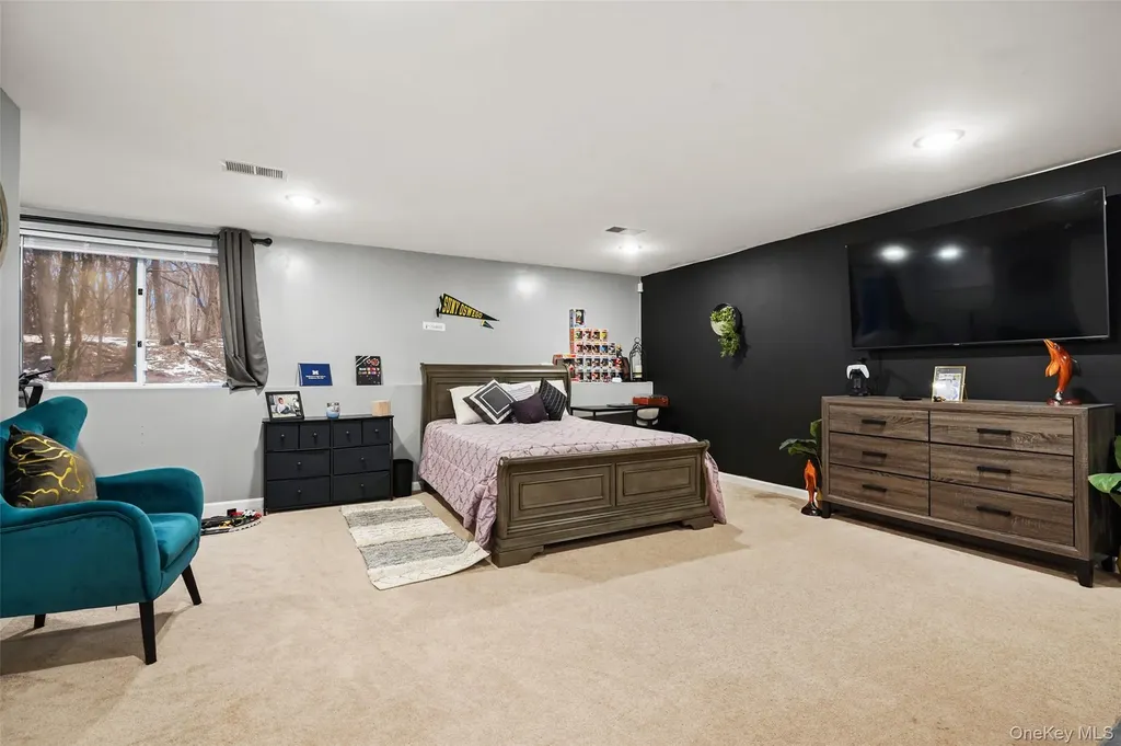 28 Magnolia Park Middletown NY 10940