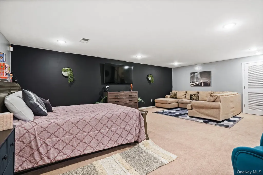 28 Magnolia Park Middletown NY 10940