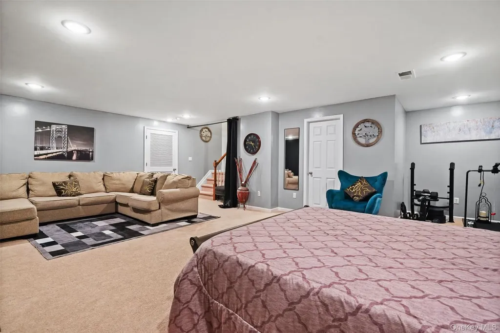 28 Magnolia Park Middletown NY 10940