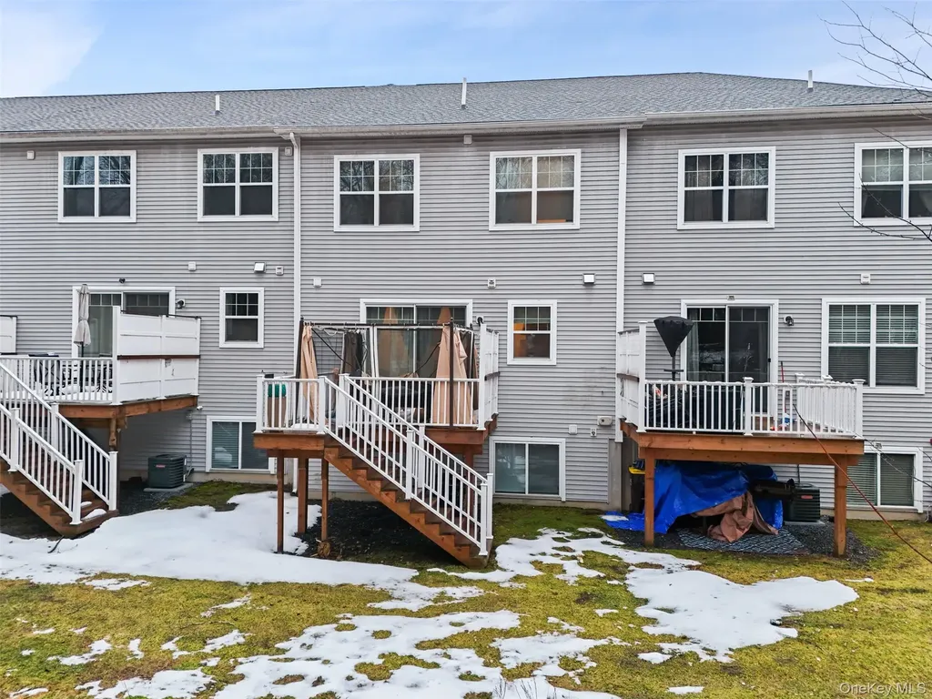 28 Magnolia Park Middletown NY 10940