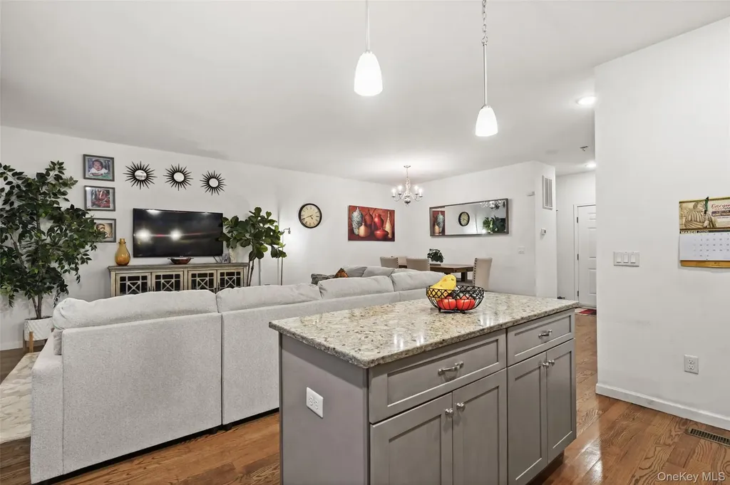 28 Magnolia Park Middletown NY 10940