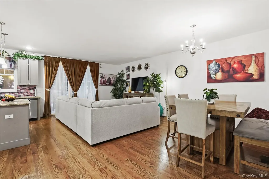 28 Magnolia Park Middletown NY 10940